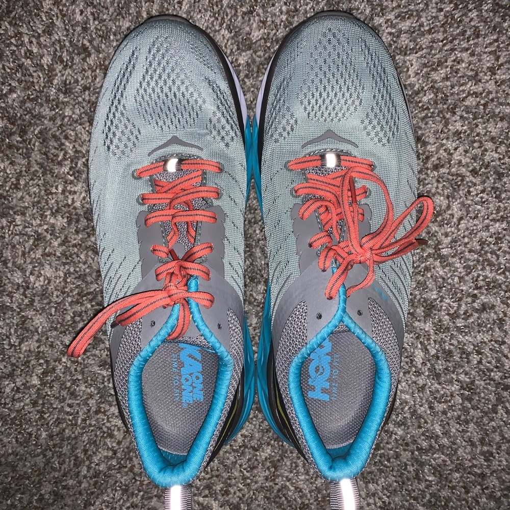 Women’s Hoka One One Arahi 3